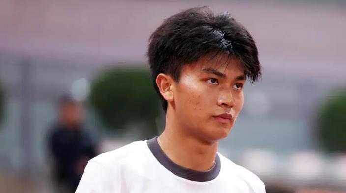 开云APP下载-毛伟杰在本赛季大连英博踢主力，又遇到新竞争对手，球迷看好谁